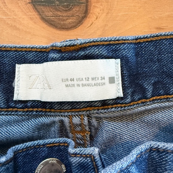 ZARA JEANS (MID RISE) - Picture 2 of 3